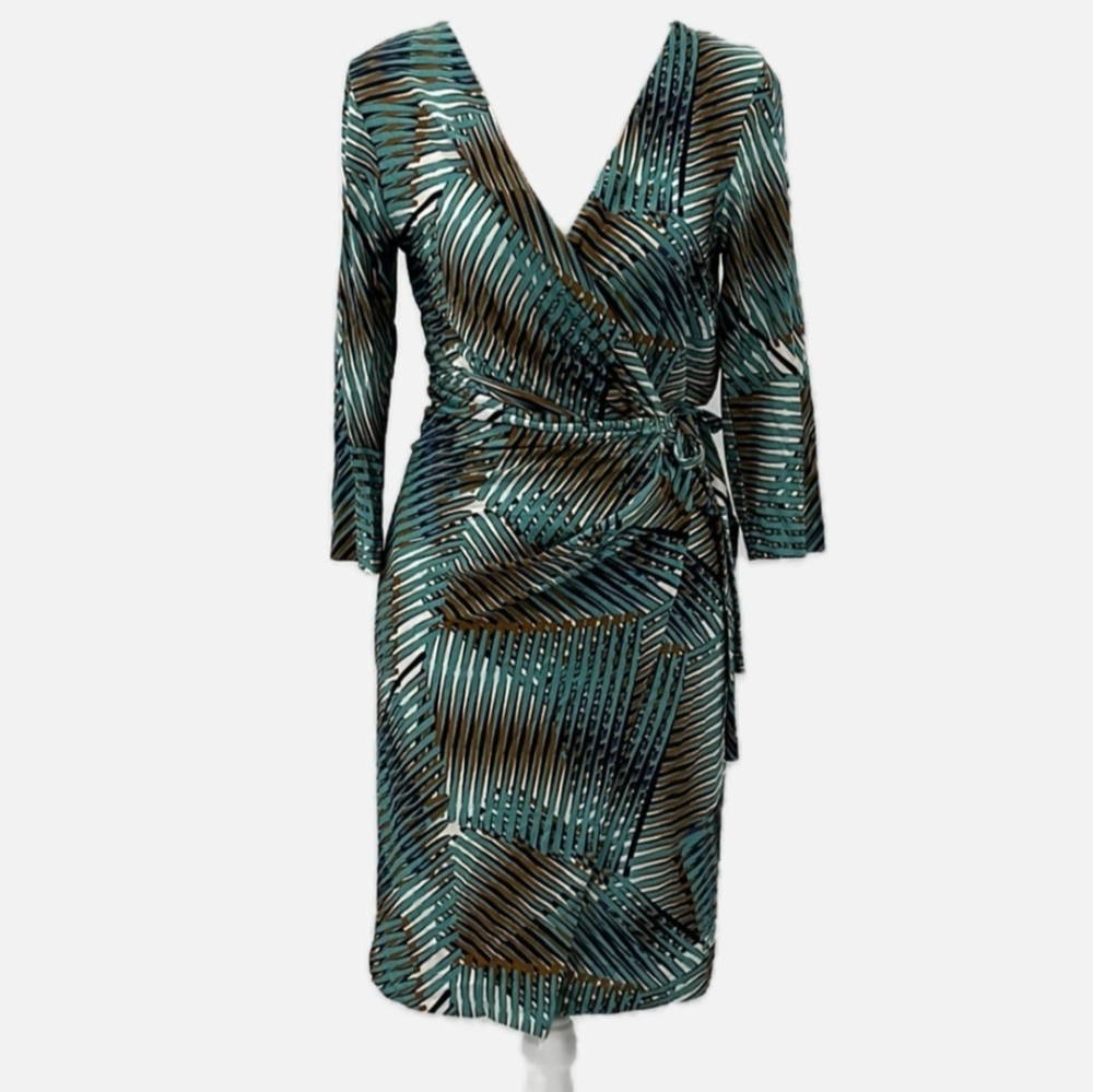 Diane von Furstenberg Evrin Silk Wrap Dress in Sand Palms - Size 8